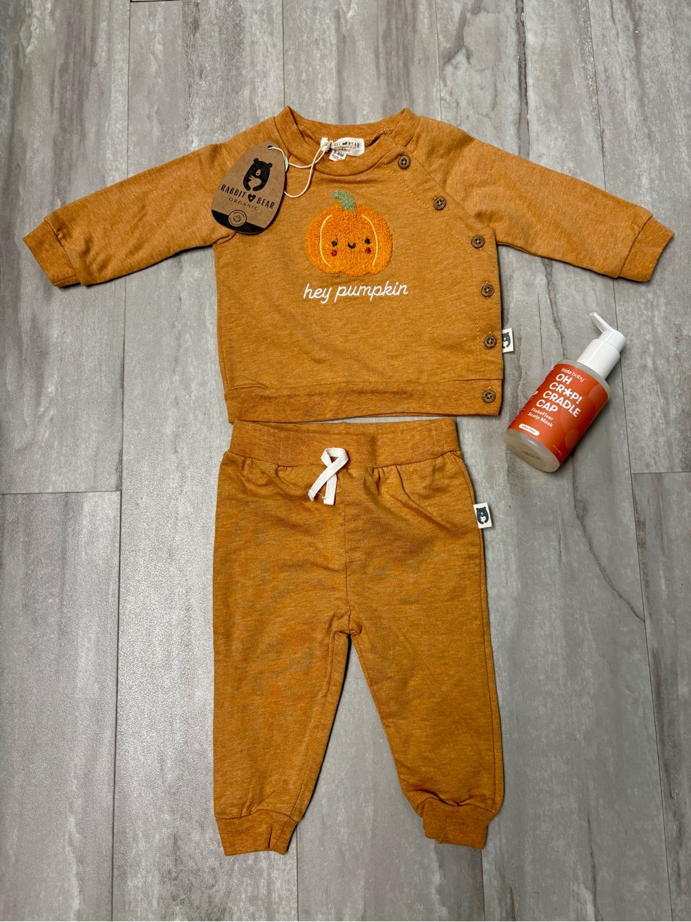 Rabbit & Bear 100% Organic Cotton Pumpkin Set 3-6 Mos + Frida Baby FlakeFixer.